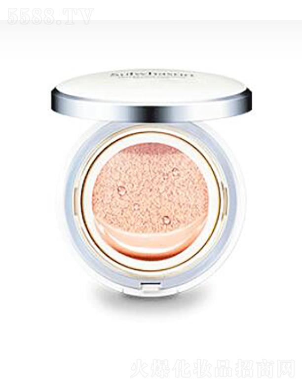 ѩ����������(r��n)�ך�|�۵�Һ SPF30+ PA+++